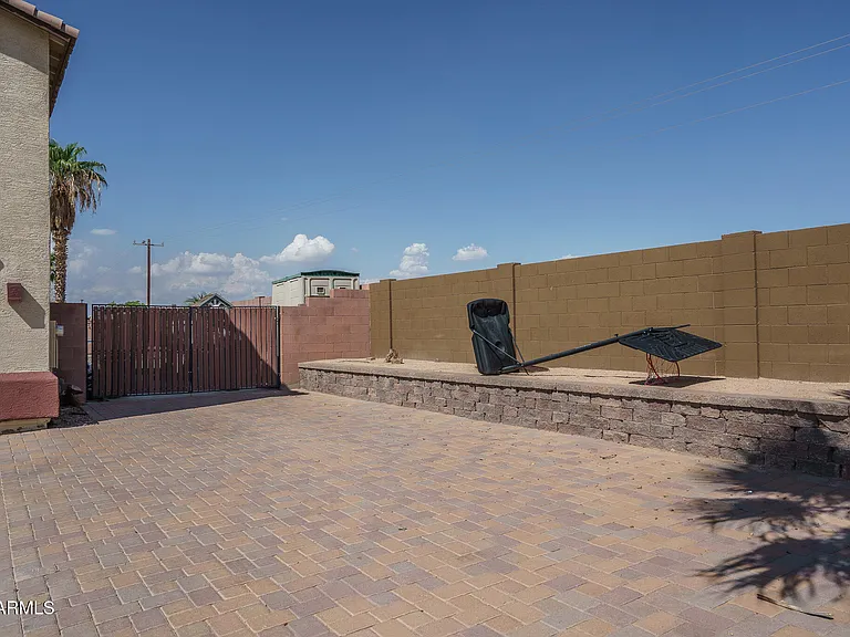 16006 W Lincoln St — Photo 20