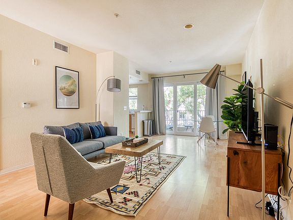 5th image of 286 N Madison Ave Unit 315