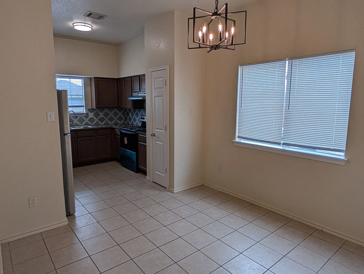 885 887 Sagewood trl — Photo 3