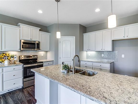 5th image of 13861 Woodhawk Dr