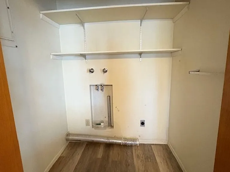 715 N 300 E — Photo 8