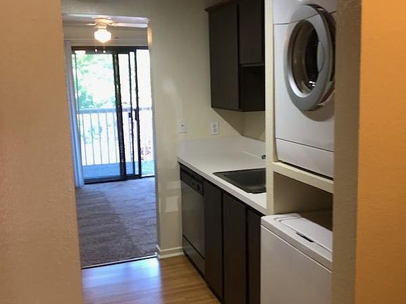 3rd image of 1617 1st St #20