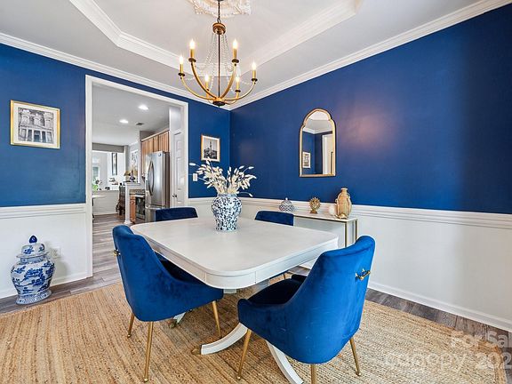 3rd image of 108 N Arcadian Way