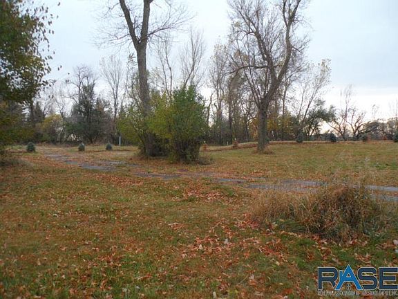 2nd image of 5201 E Knoll Dr