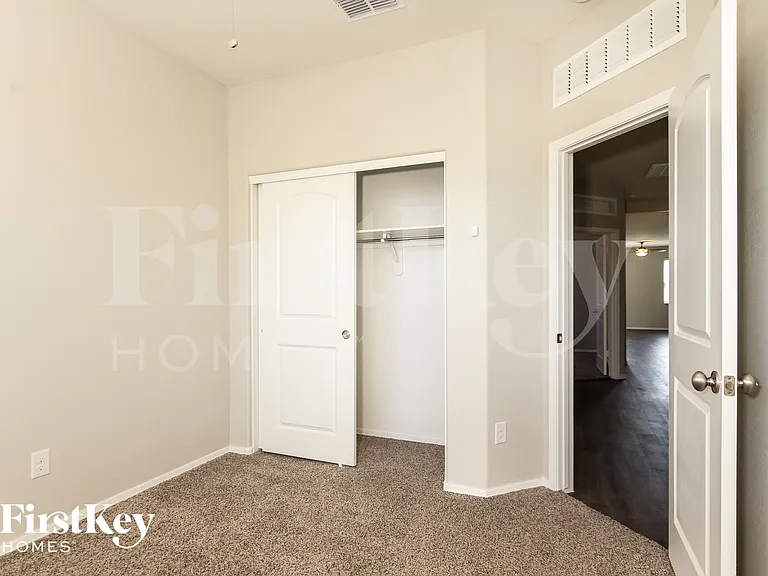 2635 W Tamarisk Ave — Photo 11