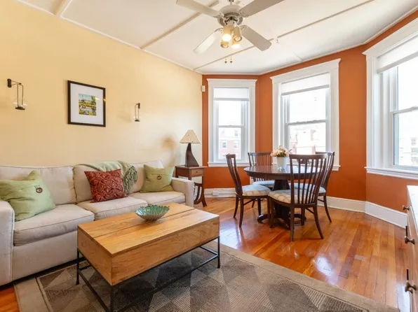 131 Park Dr APT 41, Boston, MA 02215