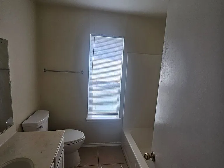 1706 Caprock Dr — Photo 12