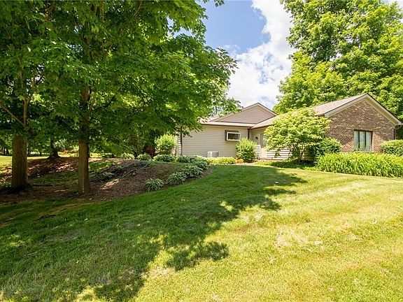 4th image of 240 Twin Creeks Dr