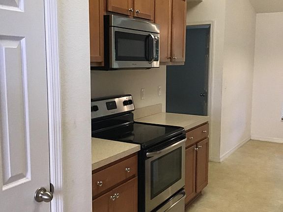 4th image of 3709 NE 15th Pl
