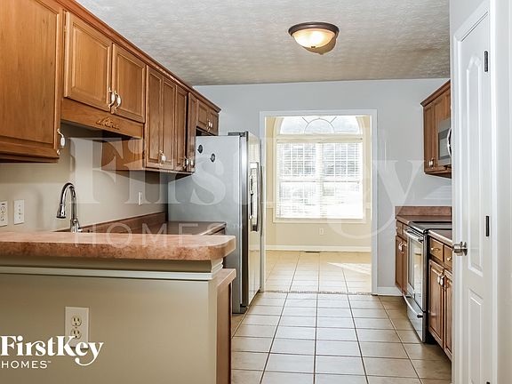4th image of 2590 Darlington Ct