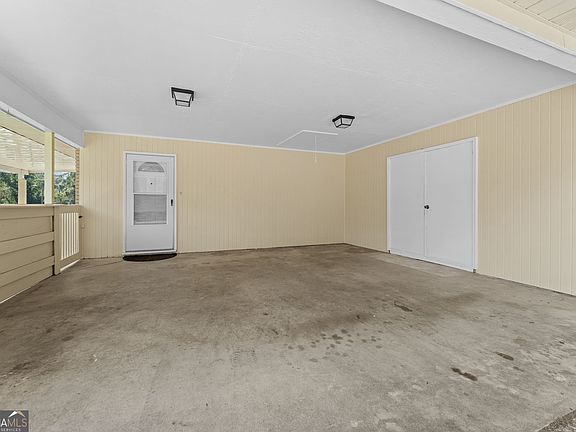 3rd image of 202 Woodland Dr
