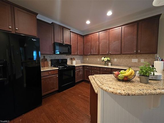 4th image of 5335 Lair Dr