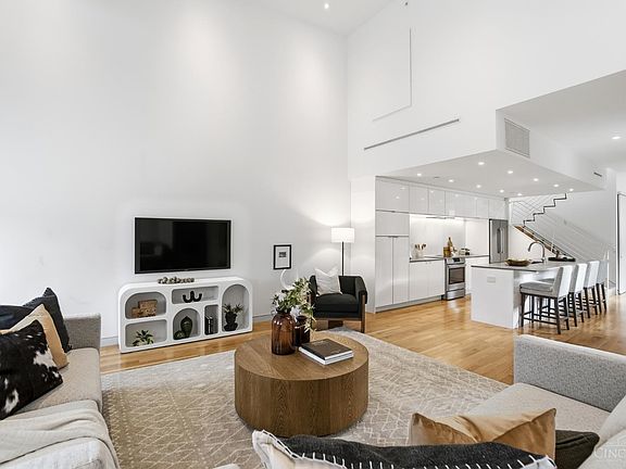 5th image of 1824 Elm St APT 2