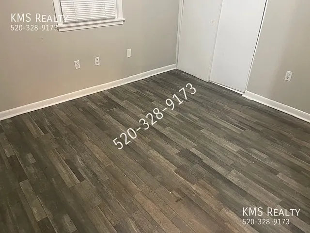 221 Southbrook Dr — Photo 12