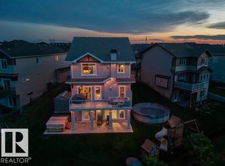 3332 Cutler Cres SW, Edmonton, AB T6W 2N4