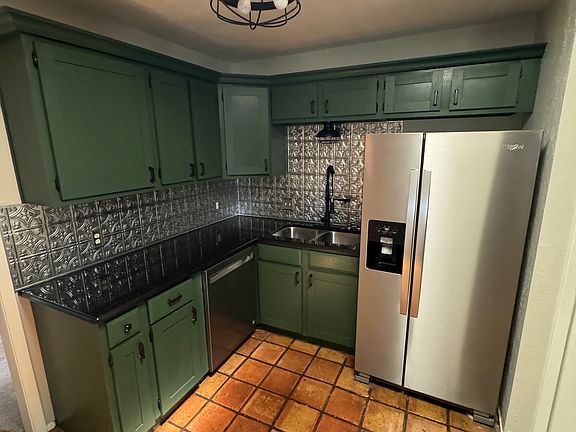 2nd image of 1213 Godfrey St