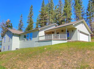 15 Quail Run Dr, Shady Cove, OR