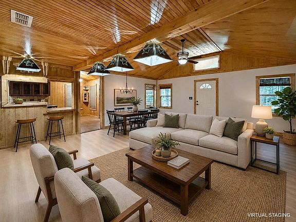 5th image of 207 Arrowcrest Dr