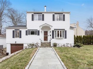 1 Eleanor Ln, Norwalk, CT 06850