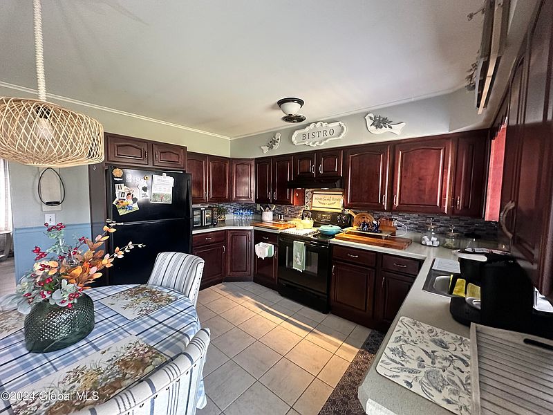 4th image of 9 Carlton Drive