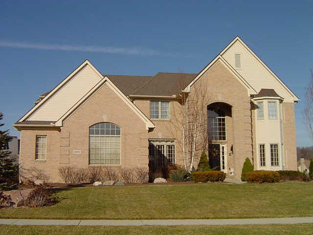 1st image of 8895 Woodlore South Dr