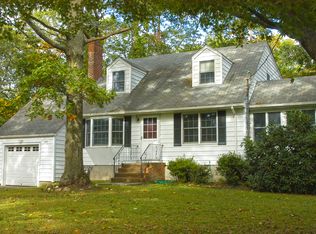 327 Pipe Stave Hollow Rd, Miller Place, NY 11764