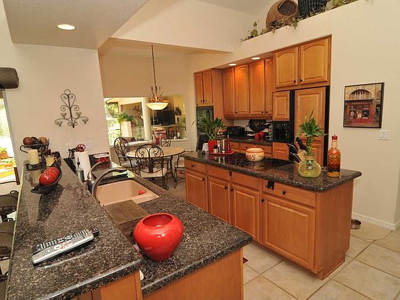 3rd image of 520 Reserve Dr