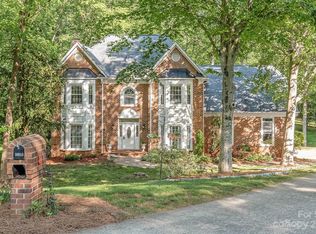 5200 Silchester Ln, Charlotte, NC 28215