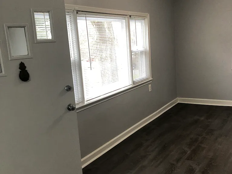 1640 Exeter Rd — Photo 3