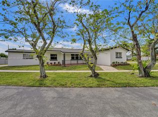 1001 Yale Dr, Hollywood, FL 33021