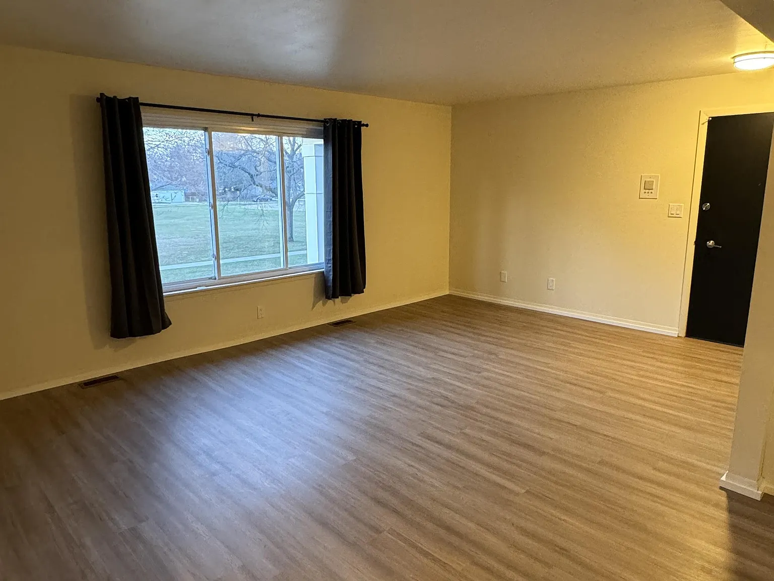 510 Montrose - 8 — Photo 2