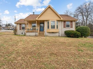 1565 Meadow Bend Dr, Madison, TN 37115