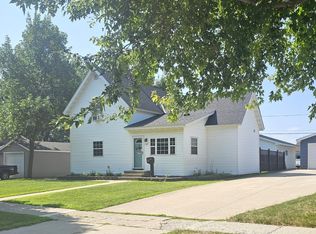 707 Wyoming Ave, Morris, MN 56267