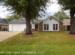 6828 Greenbark Dr, Memphis, TN 38115