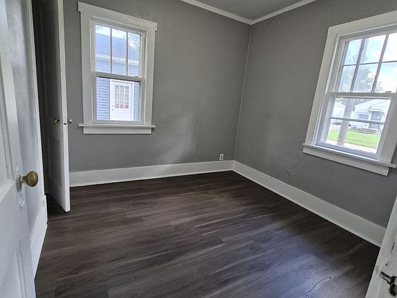 5th image of 323 Idaho St