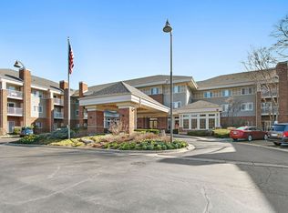 801 N McLean Blvd APT 156, Elgin, IL