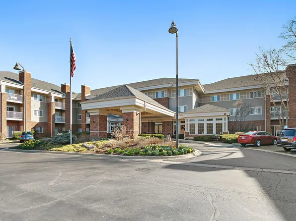 801 N McLean Blvd APT 156, Elgin, IL 60123