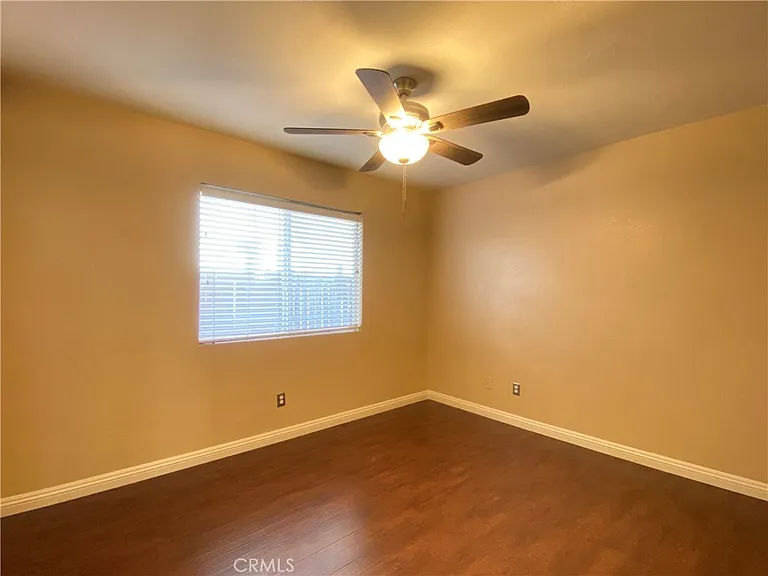 708 Hillview St — Photo 11