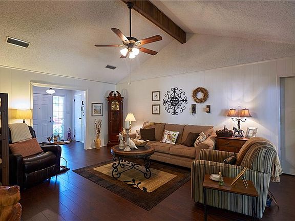 5th image of 206 Northgate Dr