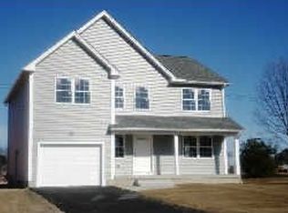 27 Naismith St, Springfield, MA 01104