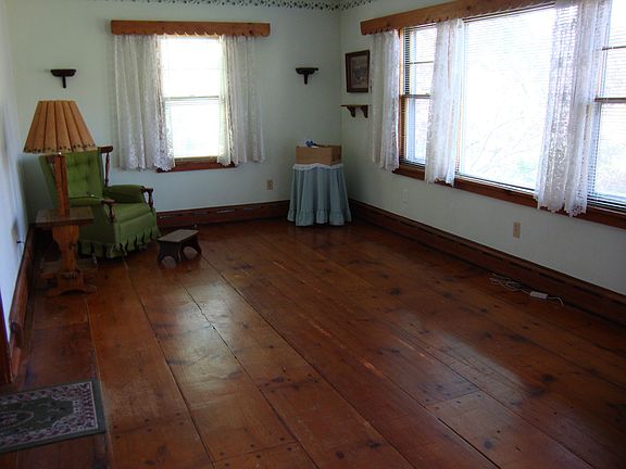 beaitiful  barnboard floors