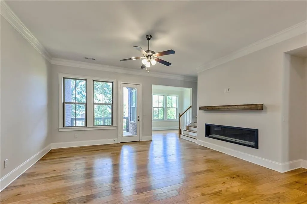 3 bed, 3.5 bath, 3135 sqft, $4,500 — Photo 3