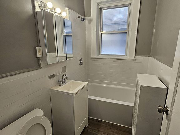 4th image of 784 Clinton Ave #1E