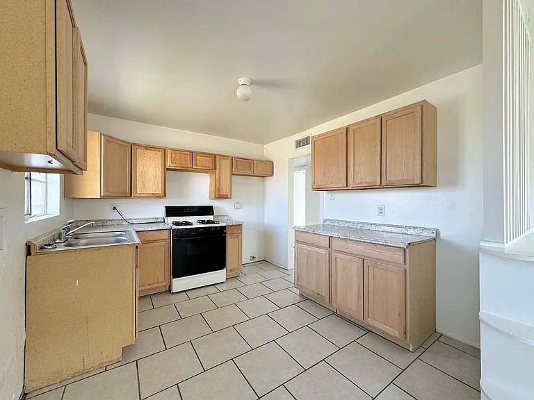 4117 Volcanic Ave — Photo 6