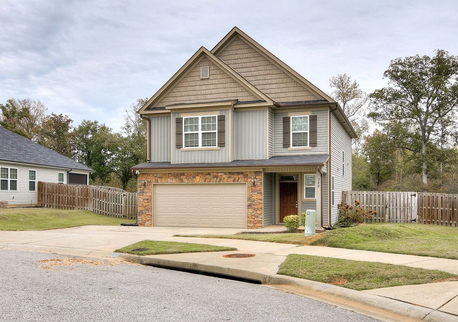 Beautiful Home in Grovetown! — Photo 2