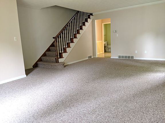 5th image of 818 S 1st St