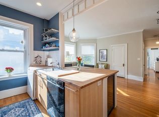 369 Tappan St APT 13, Brookline, MA 02445