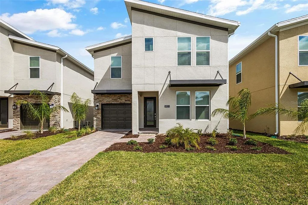 6 bed, 5.0 bath, 3275 sqft, $3,895 — Photo 1