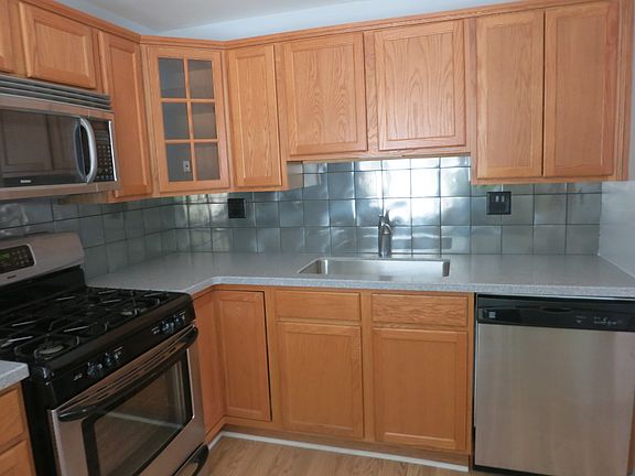 5th image of 120 Pocasset Ct #120