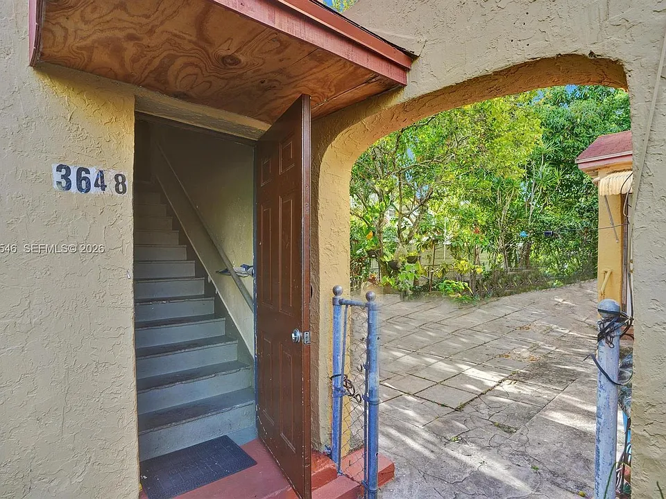 3660 NW 20th Ave #4